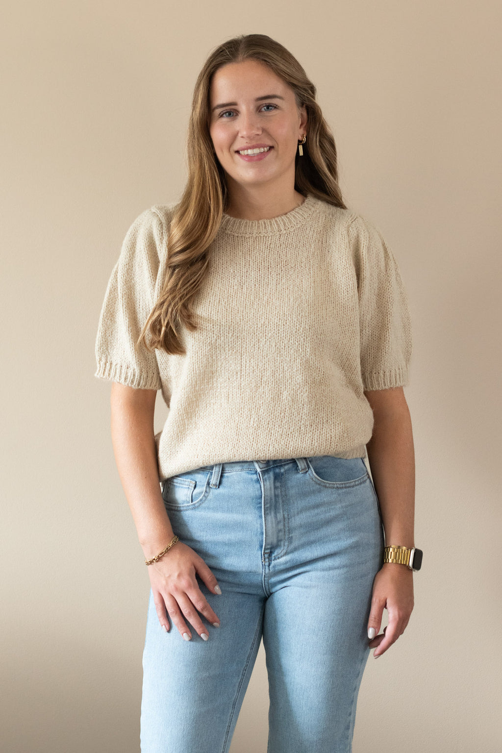 Basic shirt met pofmouwen – Beige